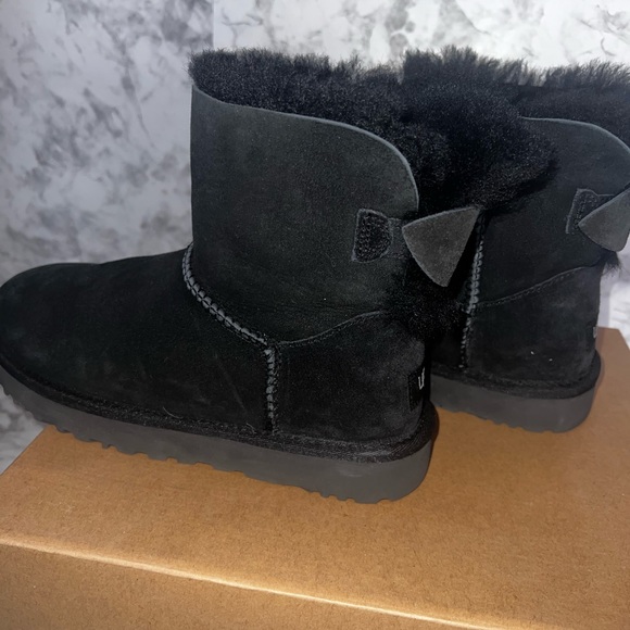 UGGS 💕 - Picture 8 of 9